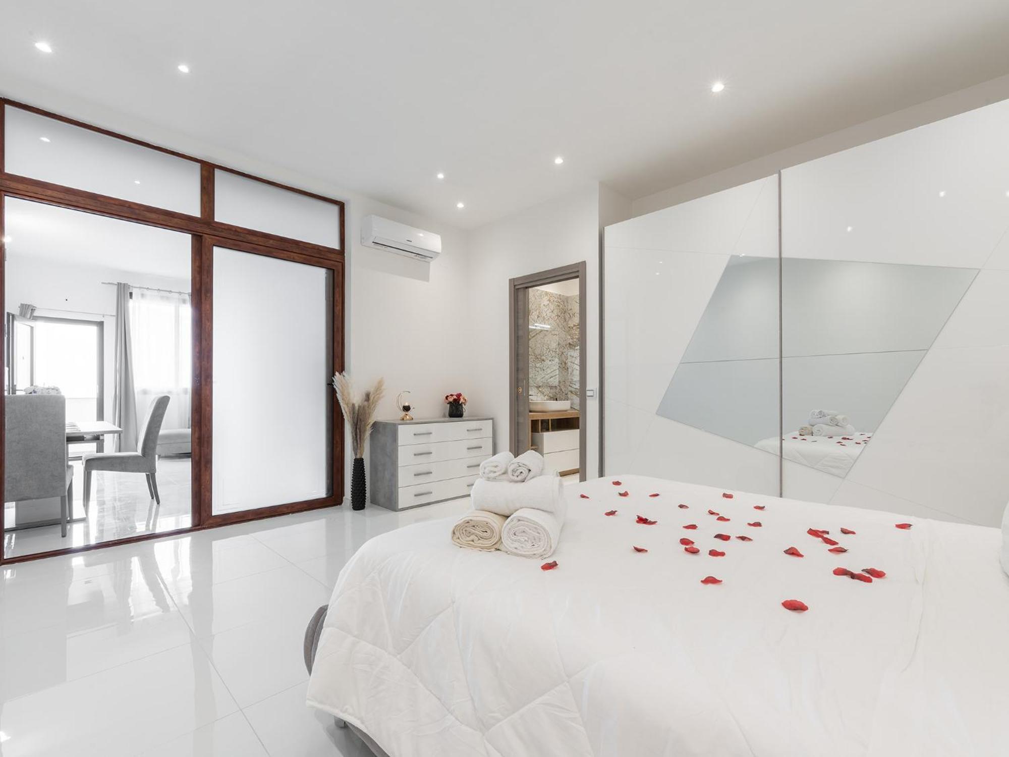 Bellavita Apartments Assemini Bagian luar foto